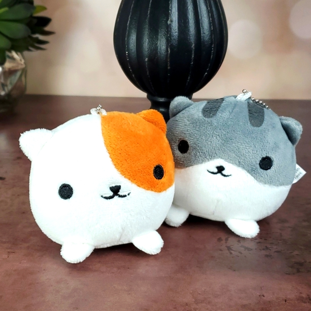 Neko Atsume Kitty Collector Kawaii Round Mini Keychains Plush Set of 2